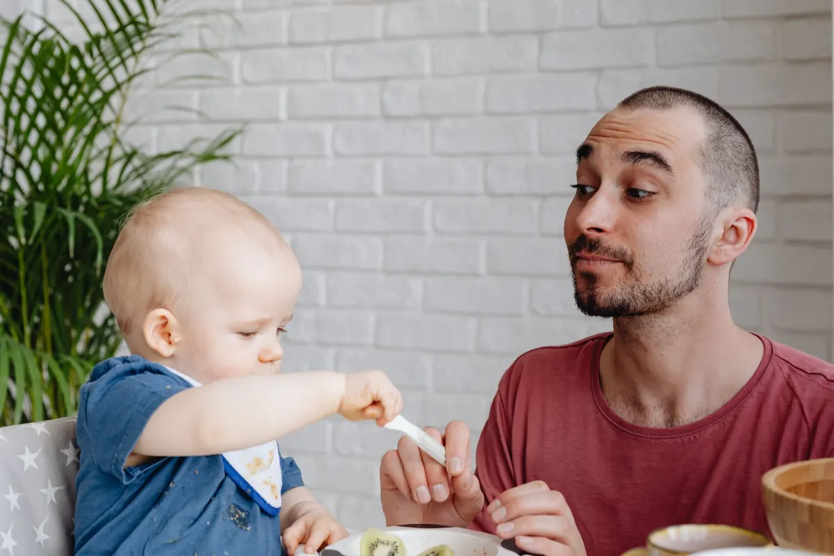 Starting Solids Checklist: 10 Signs of Readiness and First Foods to Try